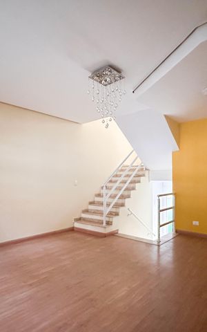 Casa de condomínio à venda com 173m², 3 quartos e 2 vagasSala