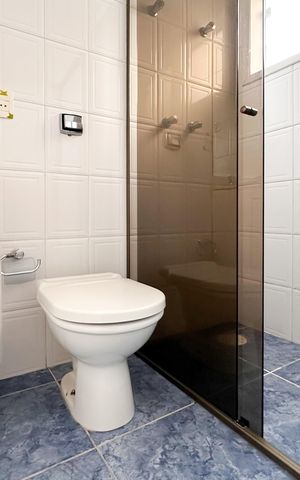 Casa de condomínio à venda com 173m², 3 quartos e 2 vagasBanheiro da Suíte 2