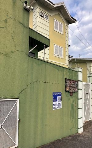 Casa de condomínio à venda com 173m², 3 quartos e 2 vagasFachada