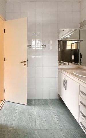 Casa de condomínio à venda com 173m², 3 quartos e 2 vagasBanheiro da Suíte 1