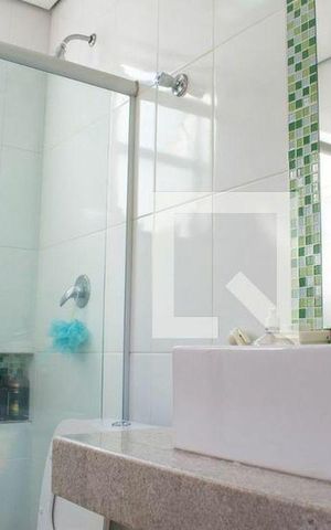 Apartamento à venda com 220m², 4 quartos e 2 vagas Apartamento à venda com 220m², 4 quartos e 2 vagasBanheiro