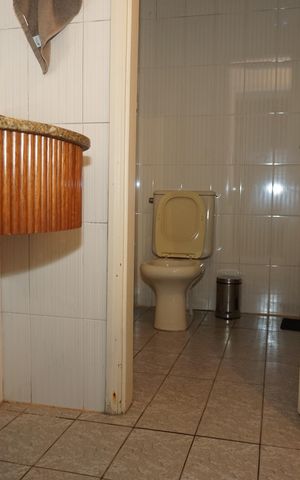 Casa para alugar com 1276m², 4 quartos e 7 vagasBanheiro 2