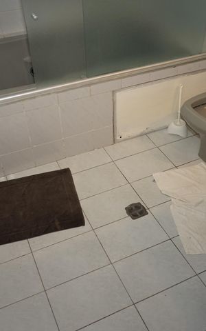 Casa para alugar com 1276m², 4 quartos e 7 vagasBanheiro da Suíte