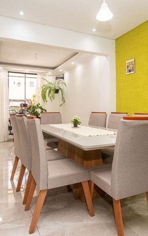 Casa de condomínio à venda com 170m², 5 quartos e 2 vagas Casa de condomínio à venda com 170m², 5 quartos e 2 vagasSala de Jantar