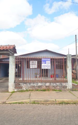 Casa à venda com 100m², 2 quartos e 2 vagasFachada