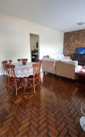 Casa à venda com 154m², 3 quartos e 4 vagas