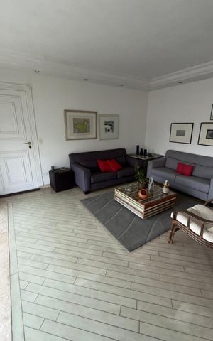 Apartamento à venda com 155m², 3 quartos e 3 vagas Apartamento à venda com 155m², 3 quartos e 3 vagasSala