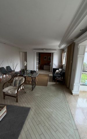 Apartamento à venda com 155m², 3 quartos e 3 vagas Apartamento à venda com 155m², 3 quartos e 3 vagasSala