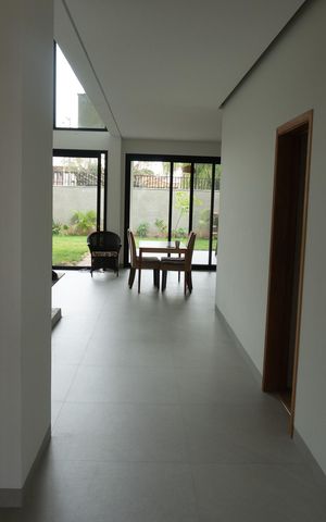 Casa de condomínio para alugar com 260m², 6 quartos e 4 vagas