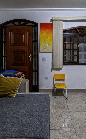 Casa à venda com 250m², 3 quartos e 2 vagas Casa à venda com 250m², 3 quartos e 2 vagasSala