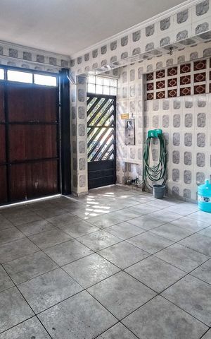 Casa à venda com 250m², 3 quartos e 2 vagas Casa à venda com 250m², 3 quartos e 2 vagasGaragem