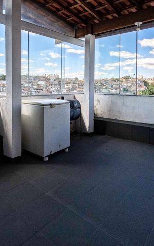 Casa à venda com 250m², 3 quartos e 2 vagas Casa à venda com 250m², 3 quartos e 2 vagasChurrasqueira