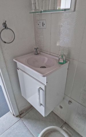 Casa à venda com 250m², 3 quartos e 2 vagas Casa à venda com 250m², 3 quartos e 2 vagasBanheiro 4