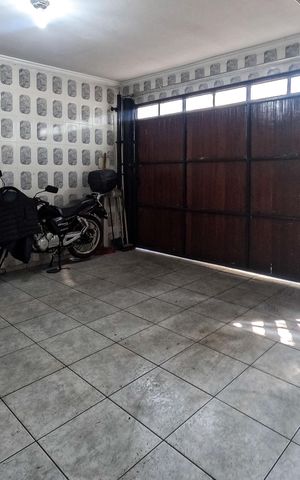Casa à venda com 250m², 3 quartos e 2 vagas Casa à venda com 250m², 3 quartos e 2 vagasGaragem