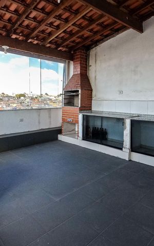 Casa à venda com 250m², 3 quartos e 2 vagas Casa à venda com 250m², 3 quartos e 2 vagasChurrasqueira