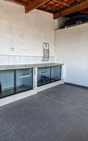 Casa à venda com 250m², 3 quartos e 2 vagas Casa à venda com 250m², 3 quartos e 2 vagasChurrasqueira
