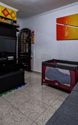Casa à venda com 250m², 3 quartos e 2 vagas Casa à venda com 250m², 3 quartos e 2 vagasSala
