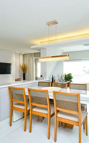 Apartamento à venda com 115m², 4 quartos e 3 vagas Apartamento à venda com 115m², 4 quartos e 3 vagasSala