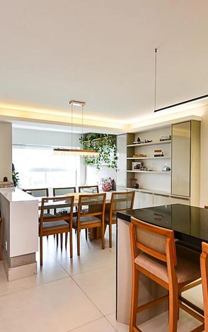 Apartamento à venda com 115m², 4 quartos e 3 vagas Apartamento à venda com 115m², 4 quartos e 3 vagasSala
