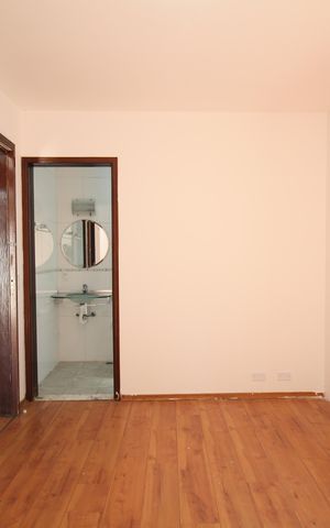 Casa à venda com 260m², 3 quartos e 2 vagasSuíte 2