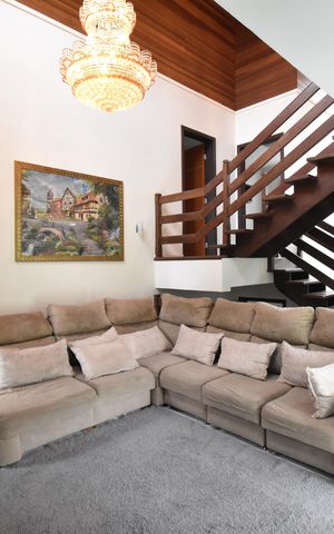 Casa de condomínio para alugar com 380m², 4 quartos e 4 vagasSala