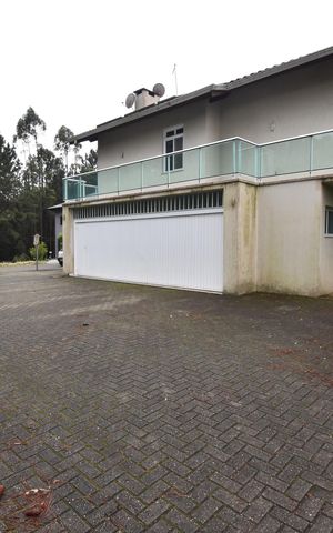 Casa de condomínio para alugar com 380m², 4 quartos e 4 vagasÁrea externa