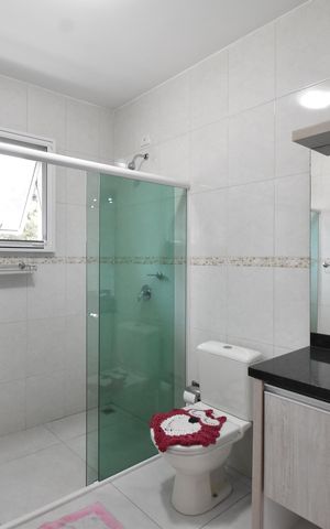 Casa de condomínio para alugar com 380m², 4 quartos e 4 vagasBanheiro 2