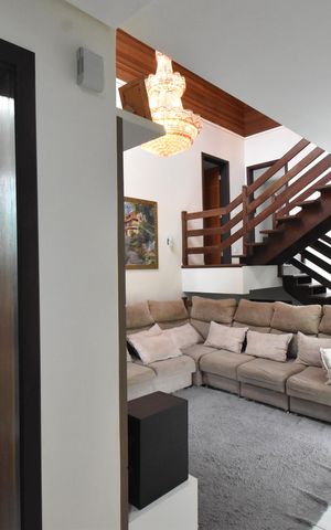 Casa de condomínio para alugar com 380m², 4 quartos e 4 vagasSala