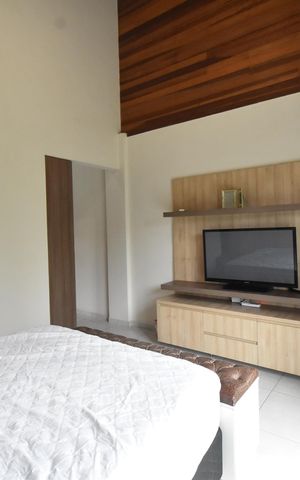Casa de condomínio para alugar com 380m², 4 quartos e 4 vagasSuíte
