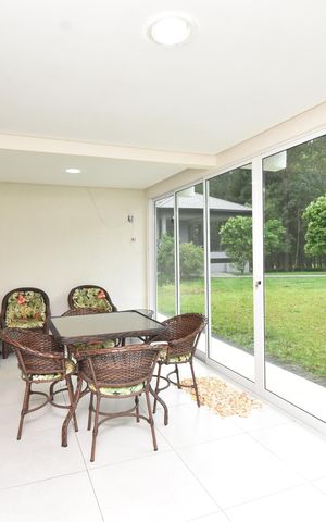 Casa de condomínio para alugar com 380m², 4 quartos e 4 vagasVaranda