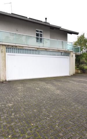 Casa de condomínio para alugar com 380m², 4 quartos e 4 vagasÁrea externa
