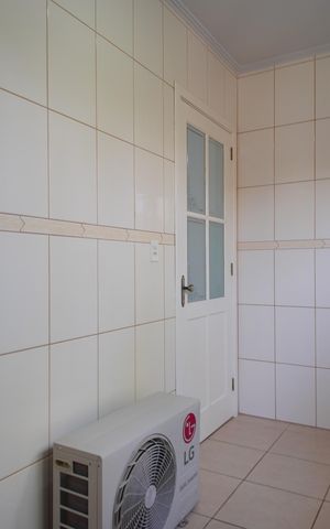Casa para alugar com 166m², 2 quartos e 2 vagasCozinha