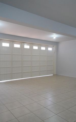 Casa para alugar com 166m², 2 quartos e 2 vagasSala