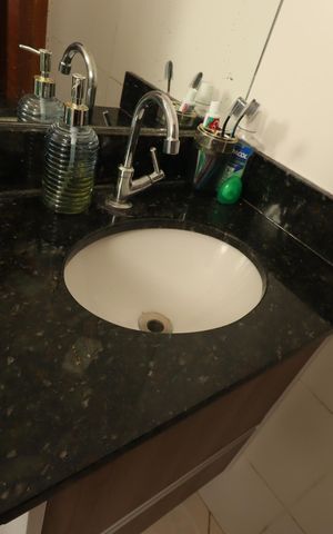 Apartamento à venda com 80m², 2 quartos e 2 vagasBanheiro - Pia