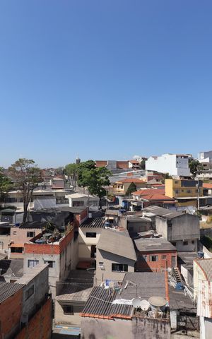 Apartamento à venda com 80m², 2 quartos e 2 vagasSacada do Quarto 2