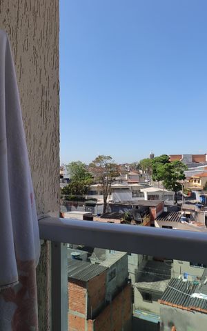 Apartamento à venda com 80m², 2 quartos e 2 vagasSacada do Quarto 2