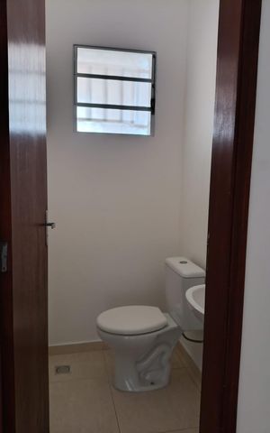 Casa para alugar com 240m², 3 quartos e 2 vagas Casa para alugar com 240m², 3 quartos e 2 vagasBanheiro de serviço