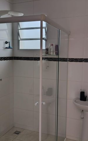 Casa para alugar com 240m², 3 quartos e 2 vagas Casa para alugar com 240m², 3 quartos e 2 vagasBanheiro da suíte
