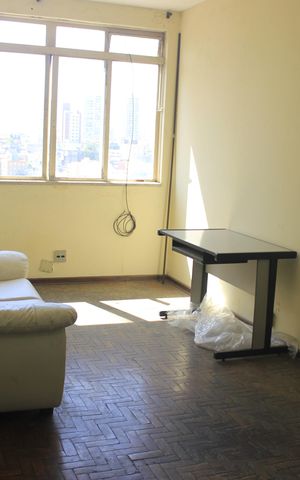 Apartamento à venda com 74m², 2 quartos e sem vagaSala