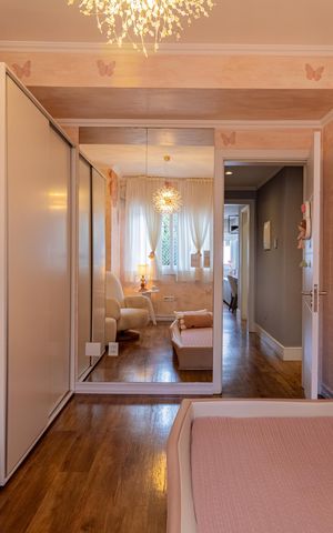 Casa de condomínio à venda com 214m², 3 quartos e 2 vagasQuarto