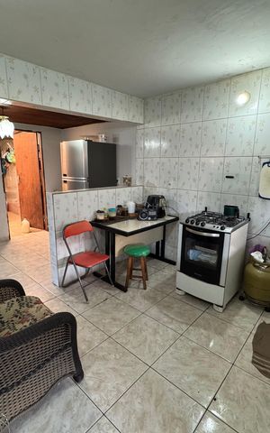 Casa à venda com 125m², 4 quartos e 2 vagas Casa à venda com 125m², 4 quartos e 2 vagasCozinha