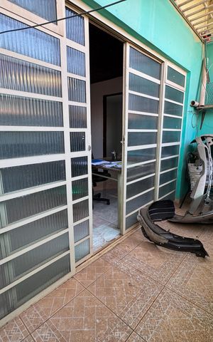 Casa à venda com 125m², 4 quartos e 2 vagas Casa à venda com 125m², 4 quartos e 2 vagasVaranda