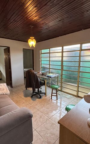 Casa à venda com 125m², 4 quartos e 2 vagas Casa à venda com 125m², 4 quartos e 2 vagasSala