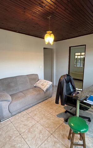 Casa à venda com 125m², 4 quartos e 2 vagas Casa à venda com 125m², 4 quartos e 2 vagasSala