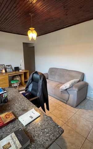 Casa à venda com 125m², 4 quartos e 2 vagas Casa à venda com 125m², 4 quartos e 2 vagasSala