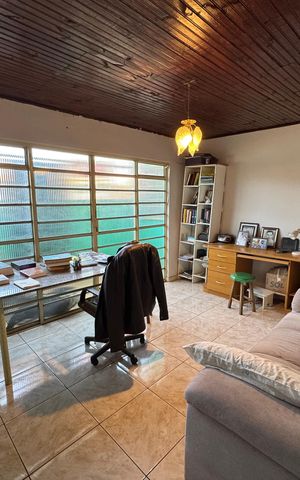 Casa à venda com 125m², 4 quartos e 2 vagas Casa à venda com 125m², 4 quartos e 2 vagasSala