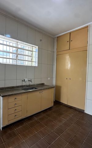 Casa à venda com 150m², 2 quartos e 2 vagas