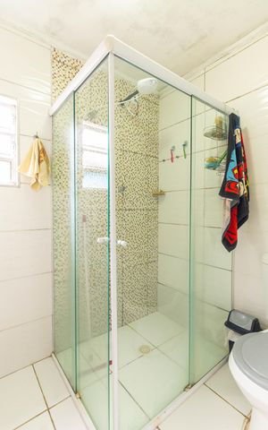 Casa à venda com 160m², 4 quartos e 2 vagas Casa à venda com 160m², 4 quartos e 2 vagasCasa 2 - Banheiro