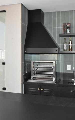 Apartamento para alugar com 141m², 3 quartos e 3 vagas Apartamento para alugar com 141m², 3 quartos e 3 vagasVaranda gourmet