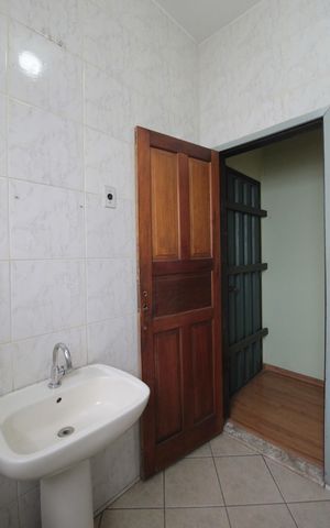 Casa para alugar com 264m², 3 quartos e 4 vagasBanheiro Social